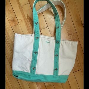 Bass white canvas beach bag. Palm trees